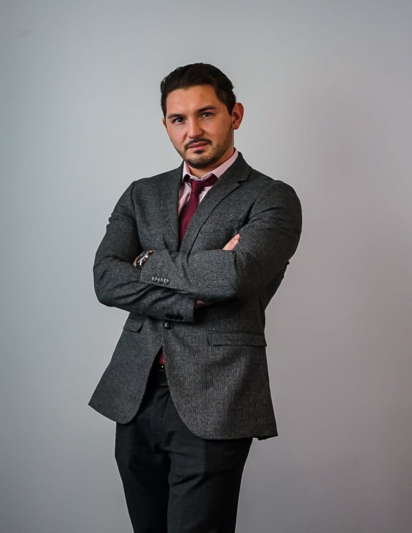 Ihr KMU-Berater: Max Stepanov LL.M.