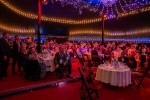 geschaeftsveranstaltung im festlich dekorierten veranstaltungsort so4bu icsb friday 152 geschaeftsveranstaltung im festlich dekorierten veranstaltungsort so4bu icsb friday 152